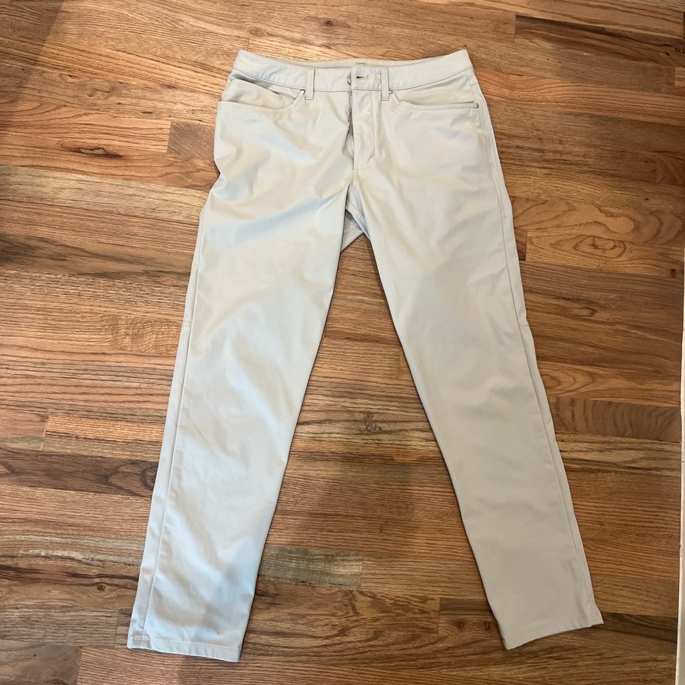 lululemon Men's ABC Slim fit Pants in Silverstone